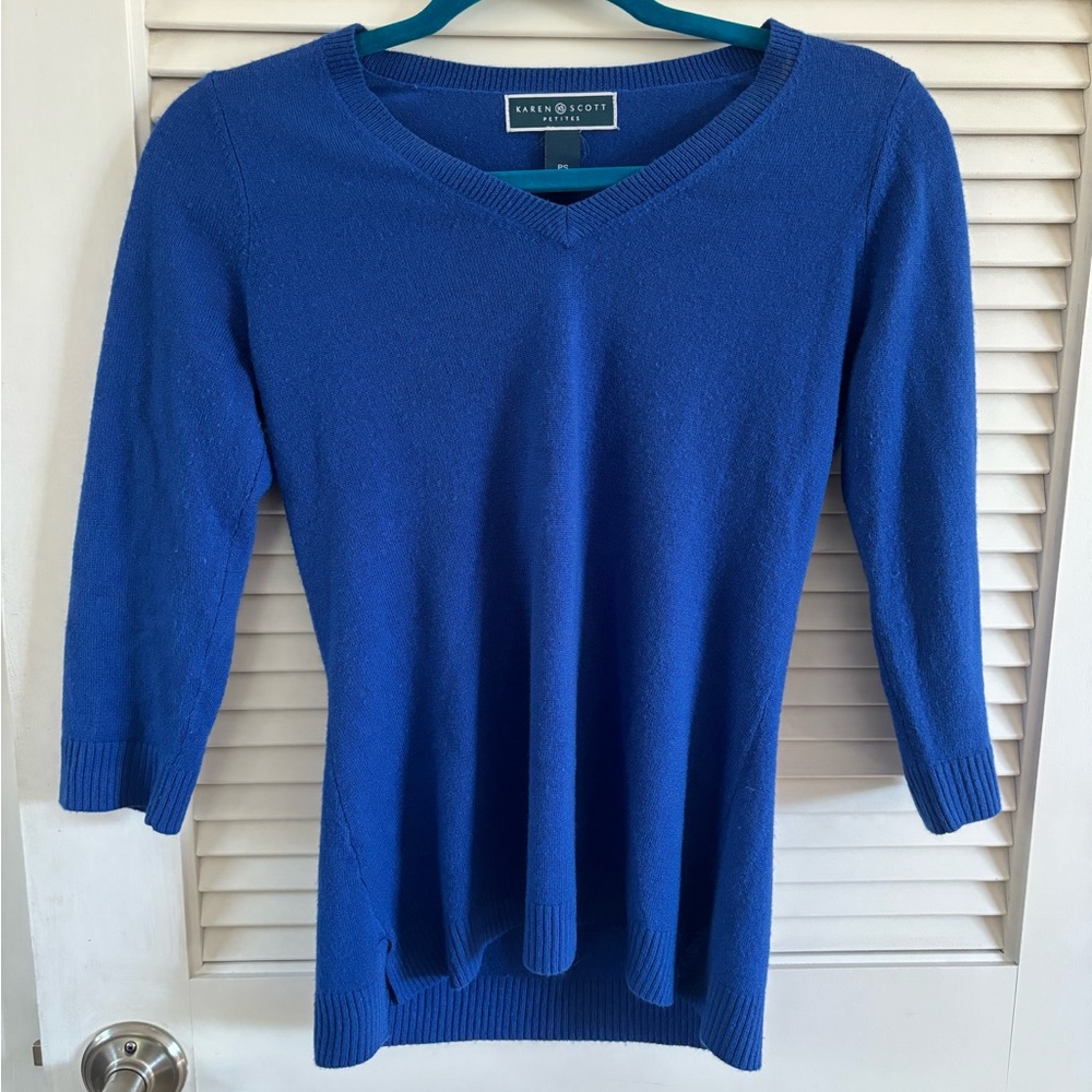 Blue pullover sweater in size petite small
